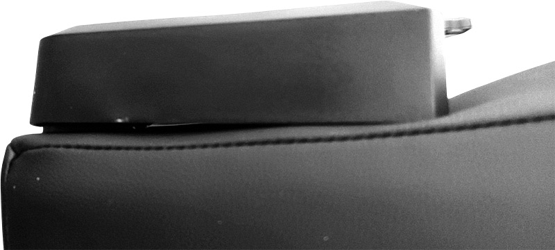 Dessous de la coque droite de l'assise