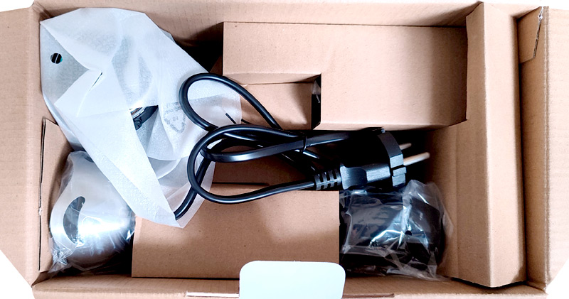 Ouverture de la boîte du Quickchef 3 en 1 1000 W DD673810