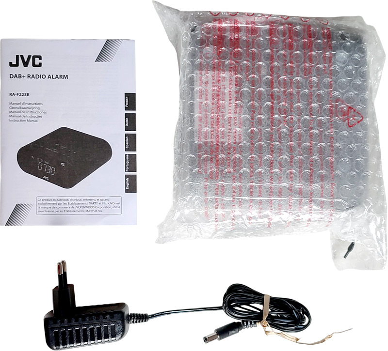 Radio-réveil dans son emballage, notice et alimentation