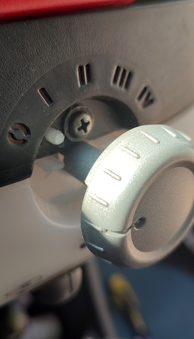Retrait du sélecteur de vitesse de ventilation déclipsé