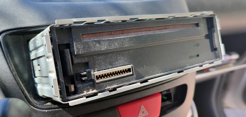 Autoradio de la voiture qui a des envies de liberté