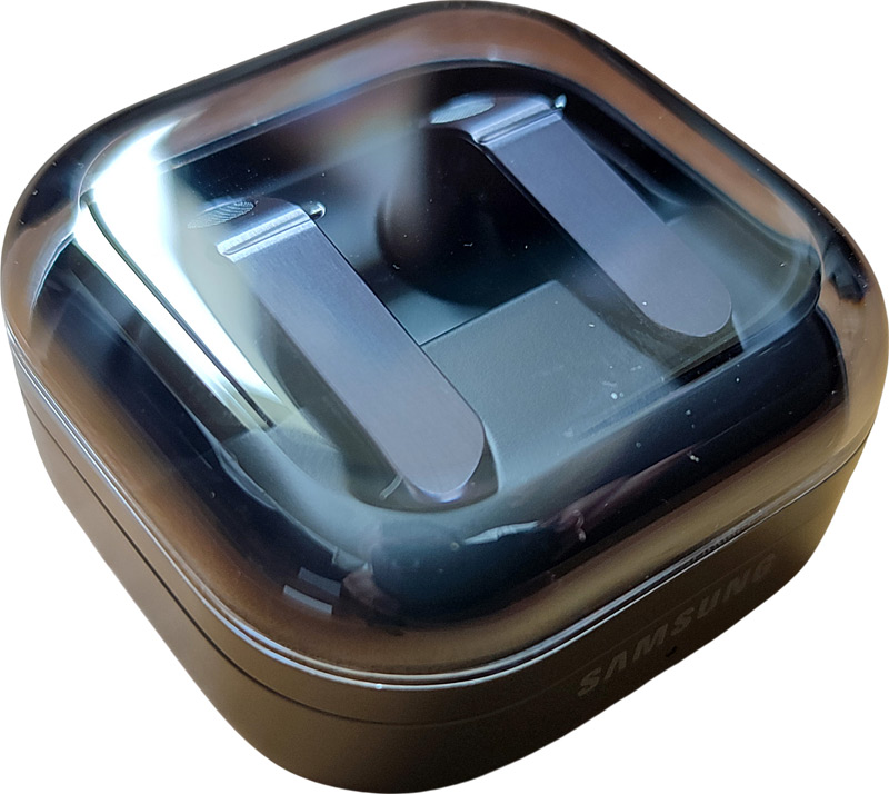 Samsung Galaxy Buds 4 - Buds dans leur boîtier